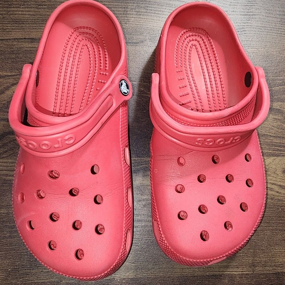 Crocs Classic Pepper Red Slip On Unisex Clog Sandals Size M7 W9